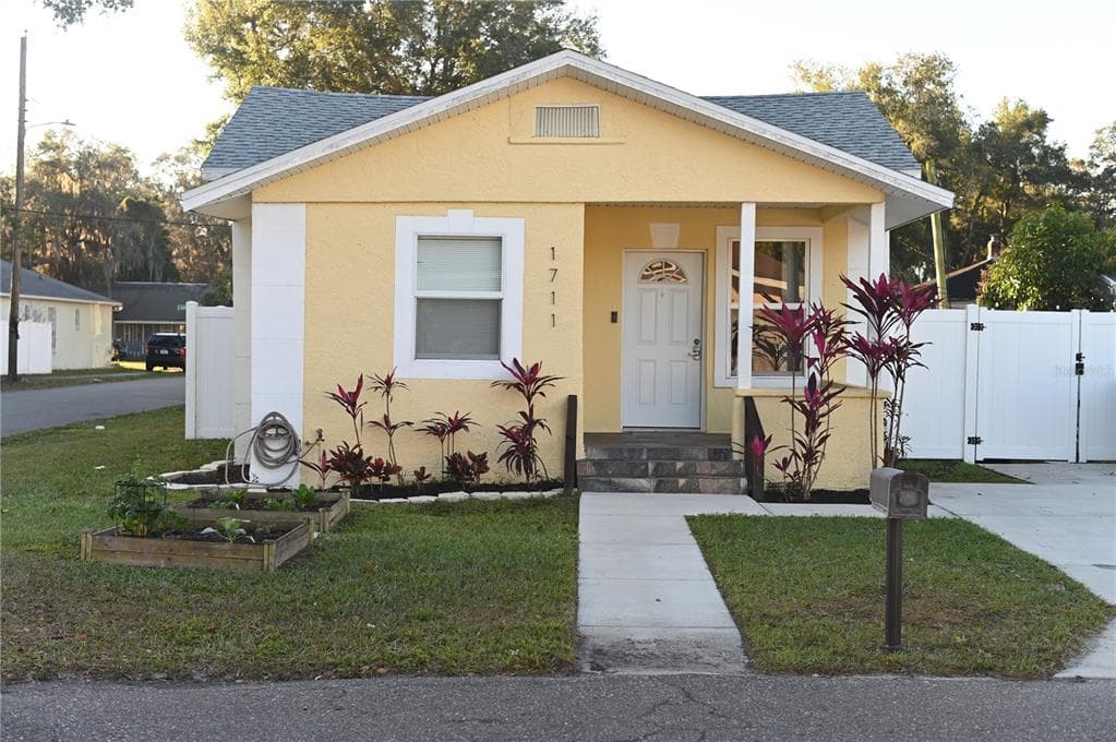 1711 E NEW ORLEANS AVENUE TAMPA, FL 33610