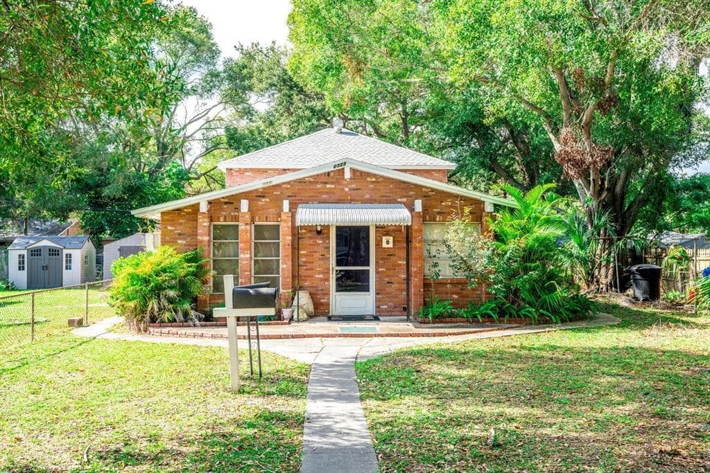 2323 12TH STREET S ST PETERSBURG, FL 33705
