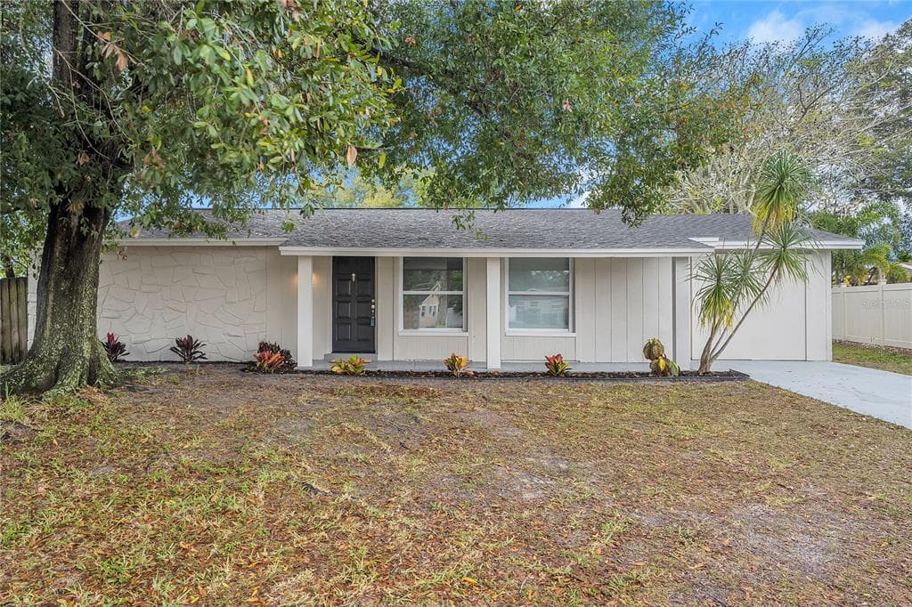 8340 GARRISON CIRCLE TAMPA, FL 33615