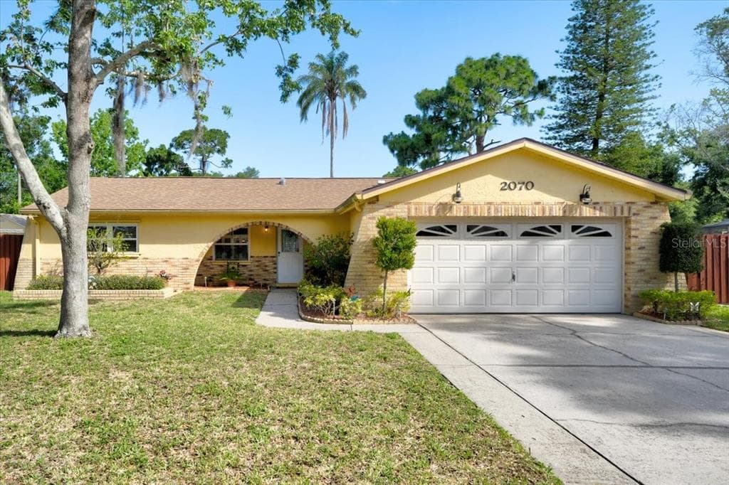 2070 WHITNEY PLACE N CLEARWATER, FL 33760