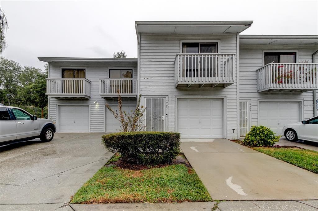 6263 93RD TERRACE N UNIT 4205 PINELLAS PARK, FL 33782
