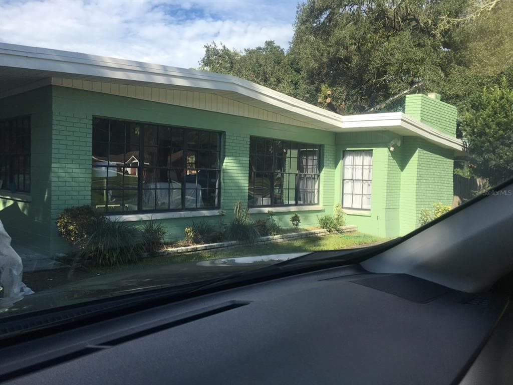 705 W RIVER HEIGHTS AVENUE TAMPA, FL 33603