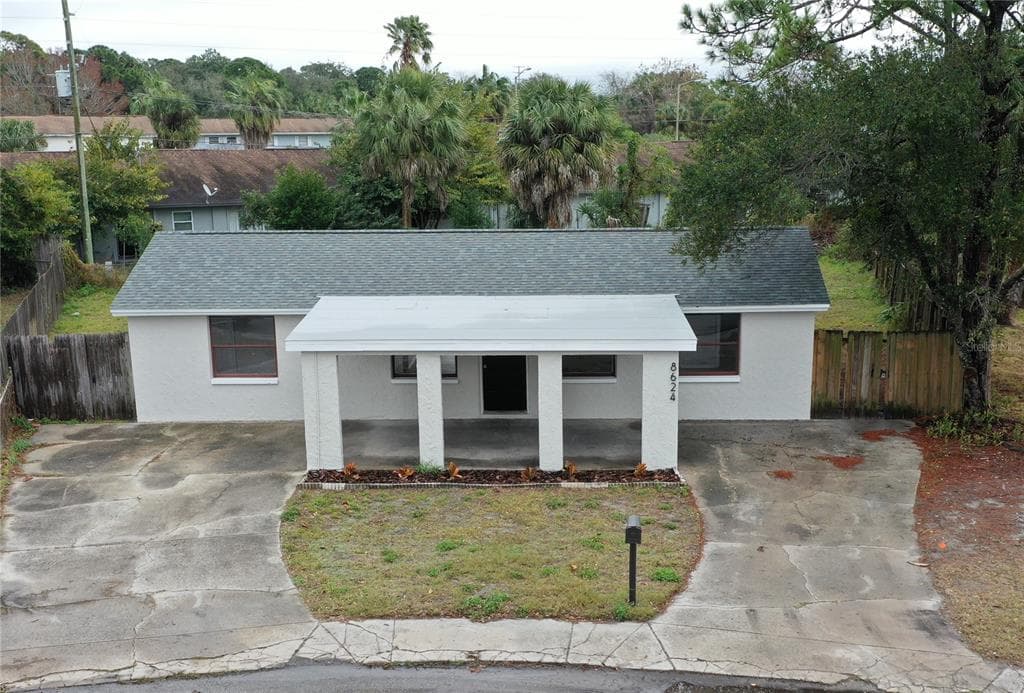 8624 VELVET DRIVE PORT RICHEY, FL 34668
