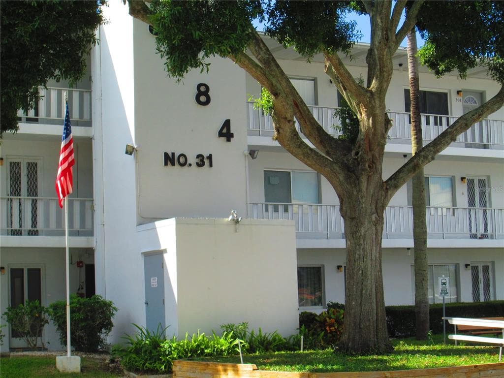 8584 111TH STREET UNIT 301 SEMINOLE, FL 33772