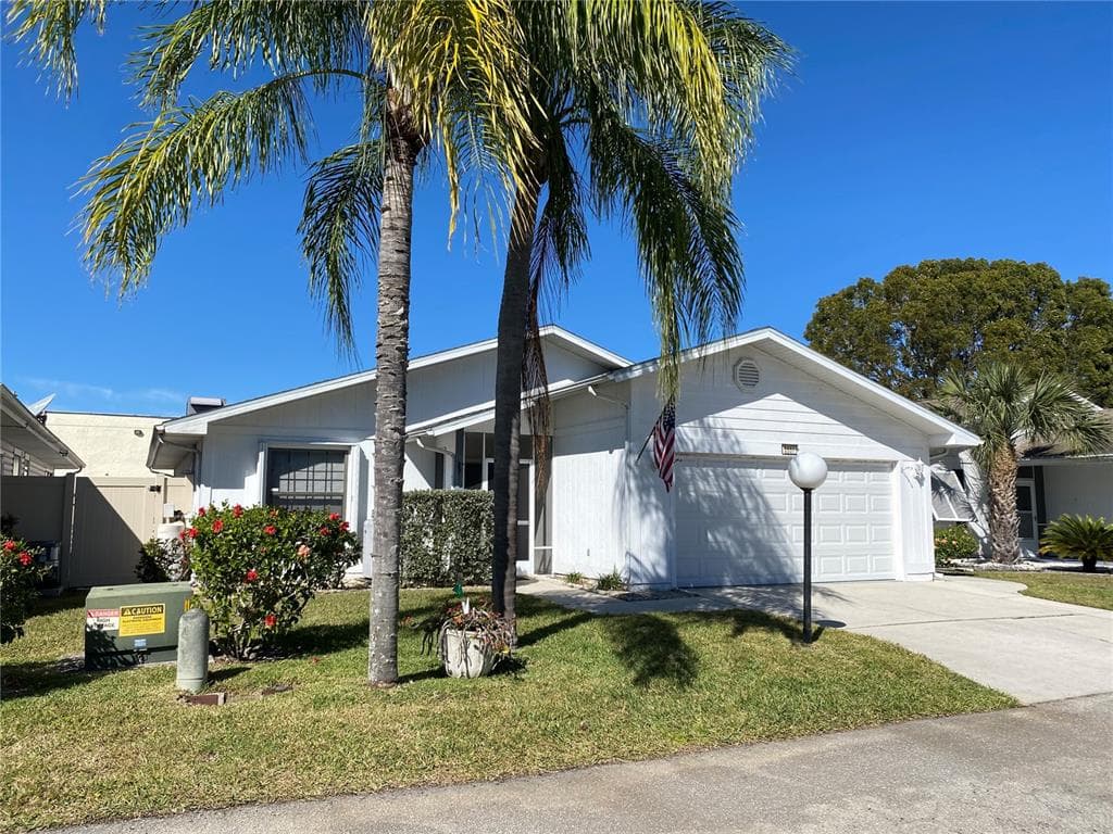 5551 LONGLEAF DRIVE NORTH FORT MYERS, FL 33917
