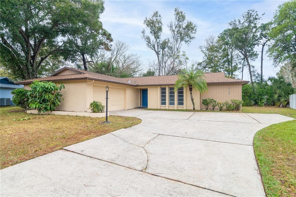 2768 PEACHTREE CIRCLE CLEARWATER, FL 33761