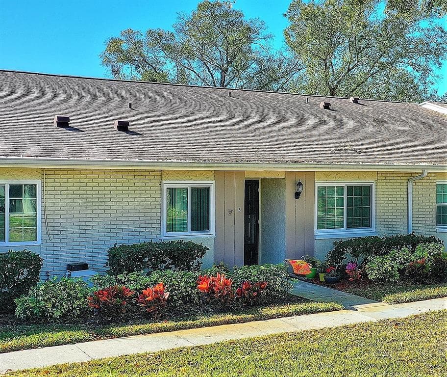 1035 DUNROBIN DRIVE UNIT B PALM HARBOR, FL 34684
