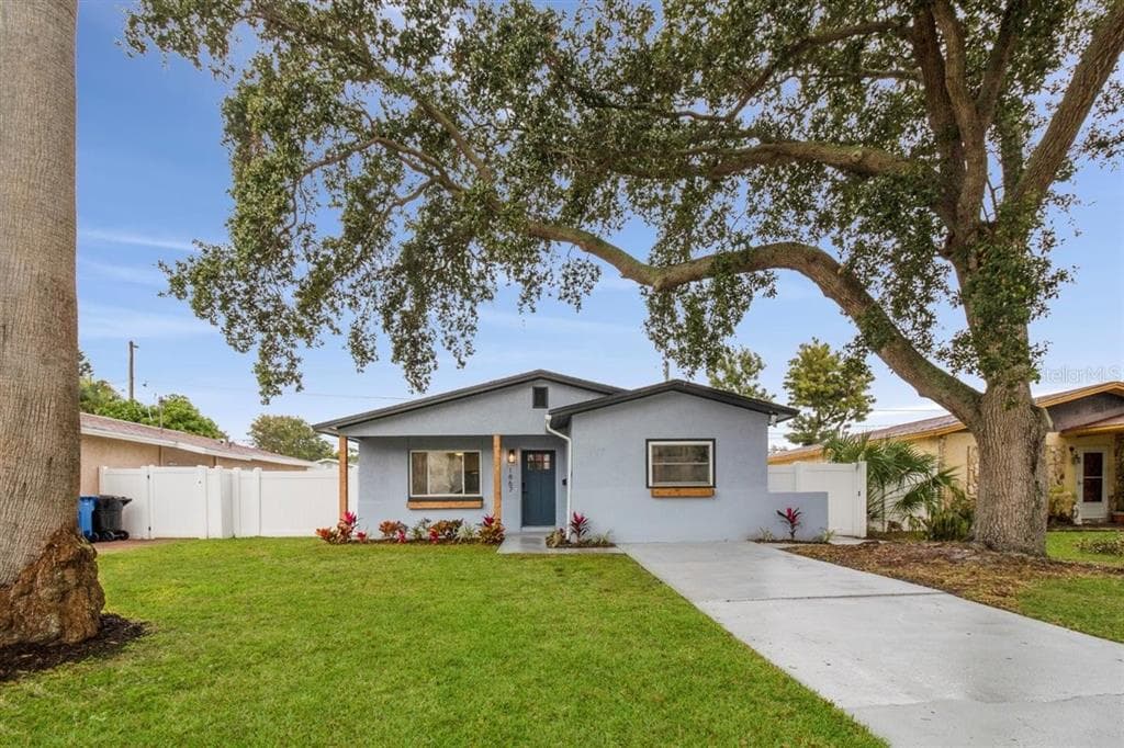 1867 MASSACHUSETTS AVENUE NE ST PETERSBURG, FL 33703
