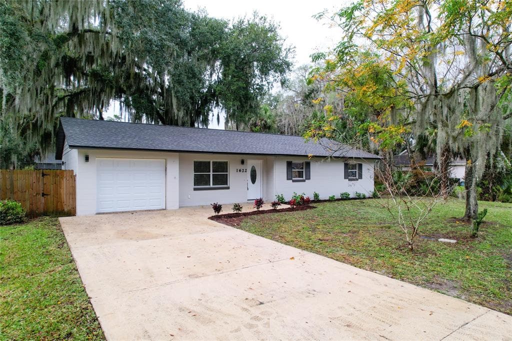 1622 PINE TREE DRIVE EDGEWATER, FL 32132