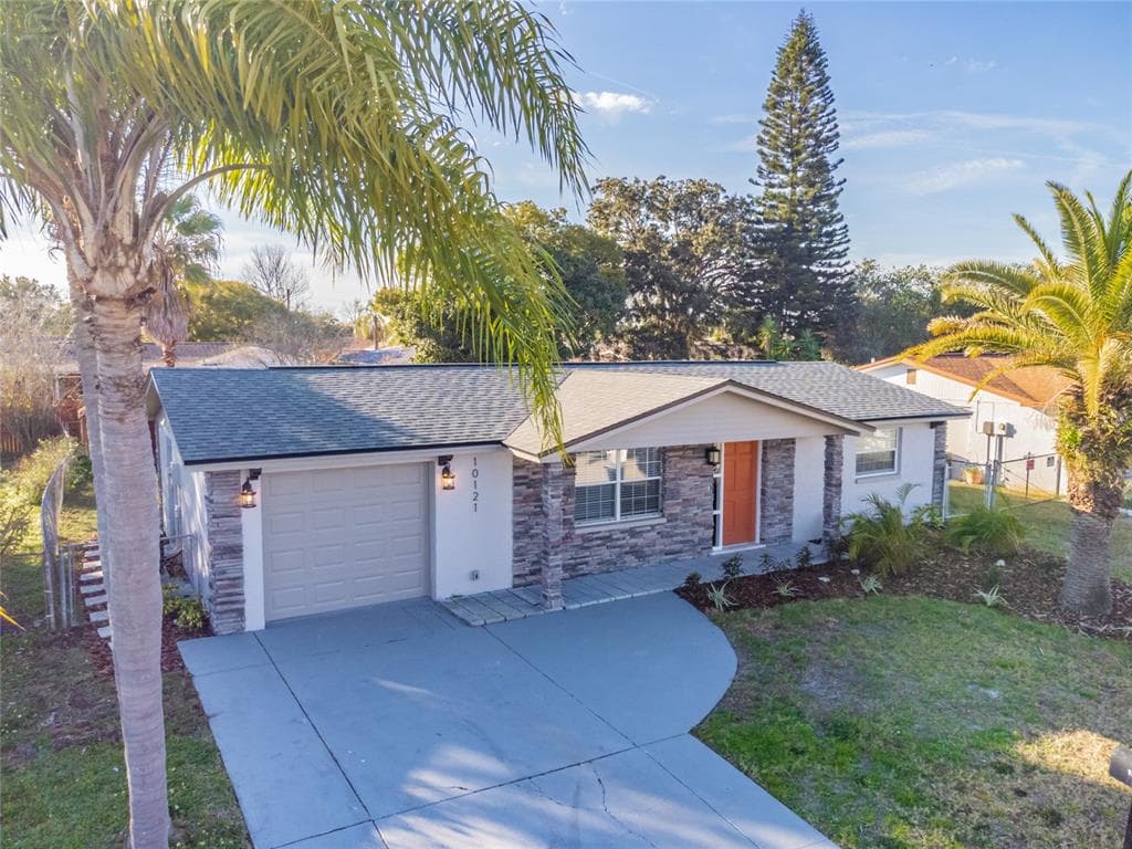 10121 OLD HICKORY LANE PORT RICHEY, FL 34668