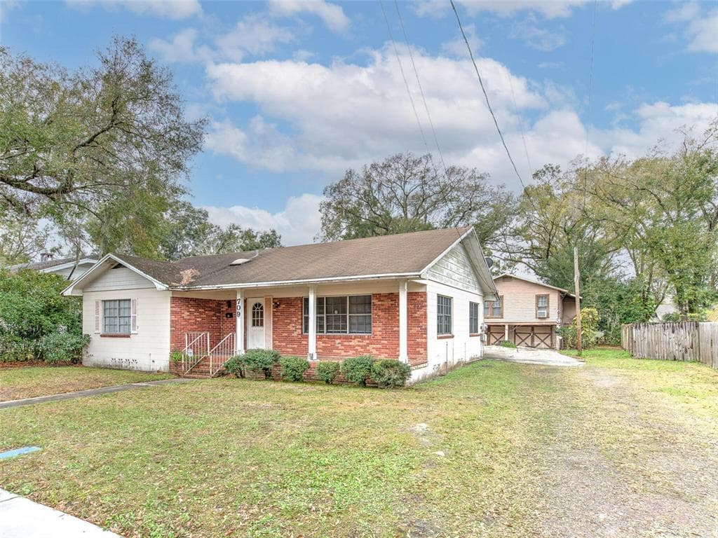 709 N WARNELL STREET PLANT CITY, FL 33563