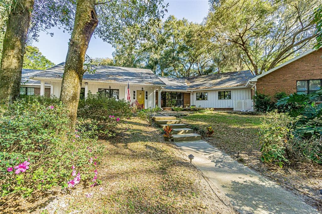 11970 JUST-A-MERE LANE DADE CITY, FL 33525