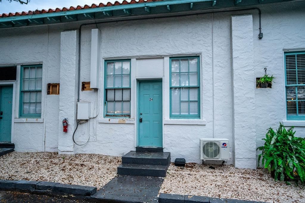 1700 PARK STREET N UNIT 24 ST PETERSBURG, FL 33710