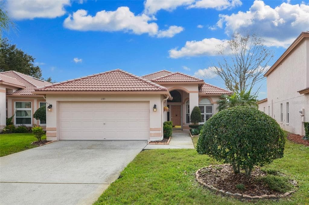 1185 LINDENWOOD DRIVE TARPON SPRINGS, FL 34688