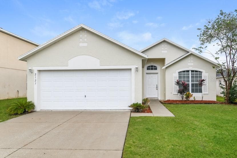 2127 AITKIN LOOP LEESBURG, FL 34748