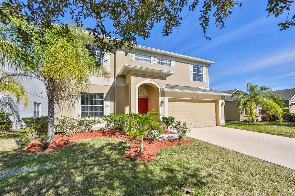 8425 CARRIAGE POINTE DRIVE