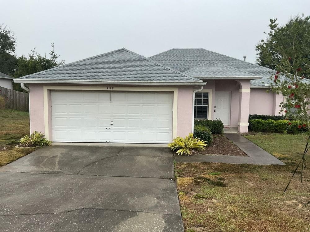 784 MEADOW PARK DRIVE MINNEOLA, FL 34715