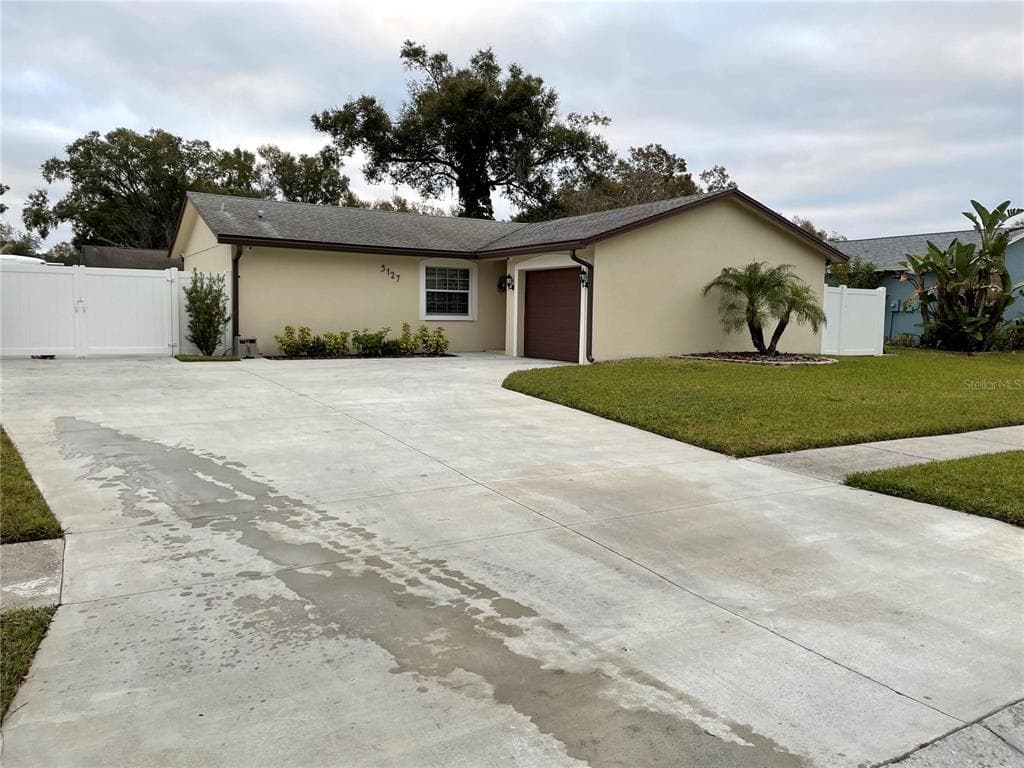 5127 LINKWOOD AVENUE TAMPA, FL 33625