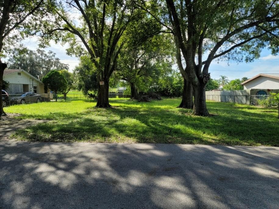 121 KNOLLWOOD DRIVE WINTER HAVEN, FL 33881