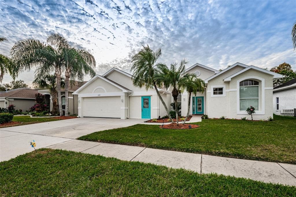 1658 WATER OAK DRIVE