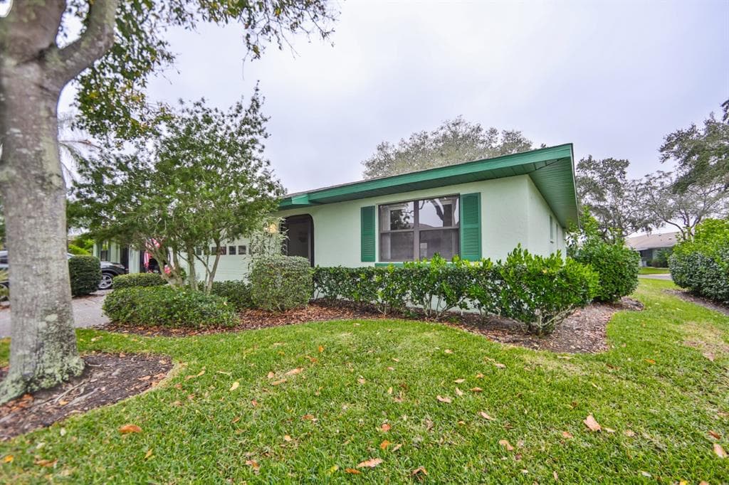 2420 LOCKSLEY STREET SUN CITY CENTER, FL 33573