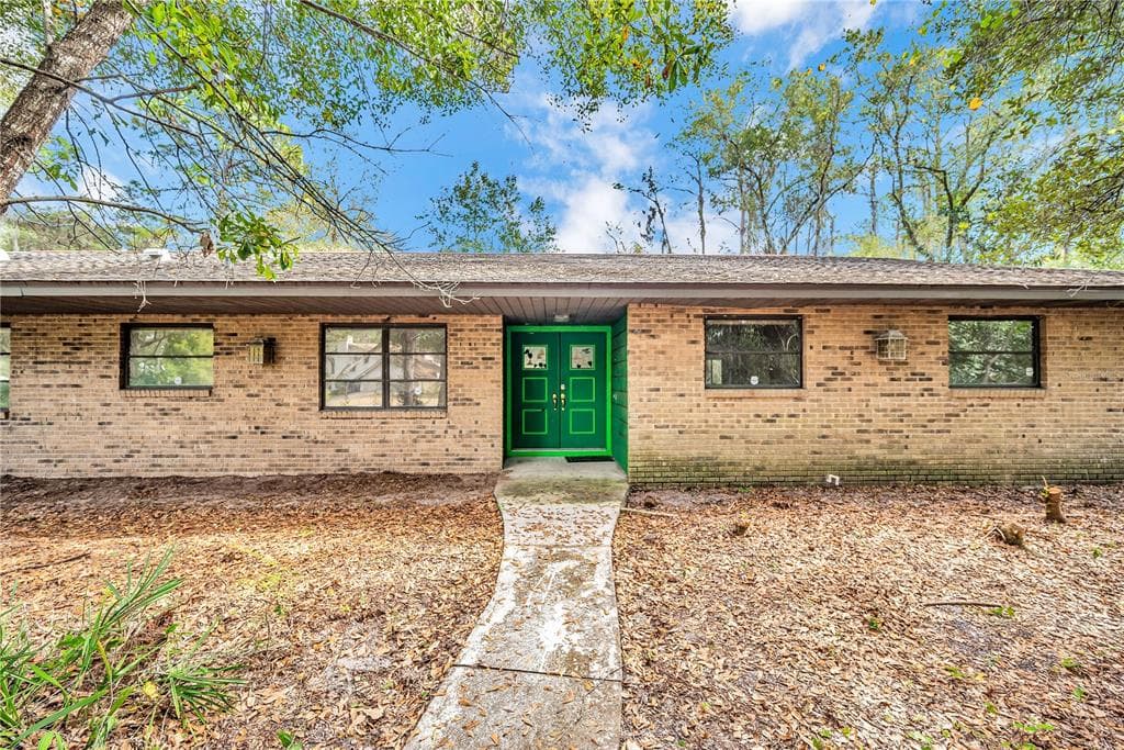 9920 CHALET CIRCLE BRADENTON, FL 34211