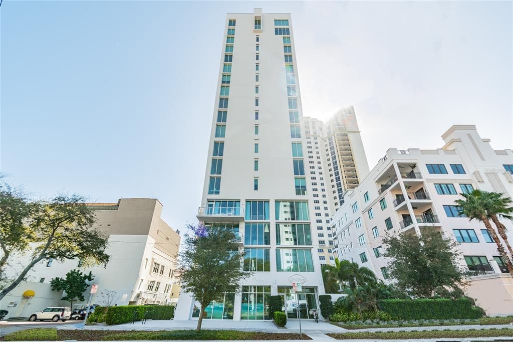176 4TH AVENUE NE UNIT 601 ST PETERSBURG, FL 33701