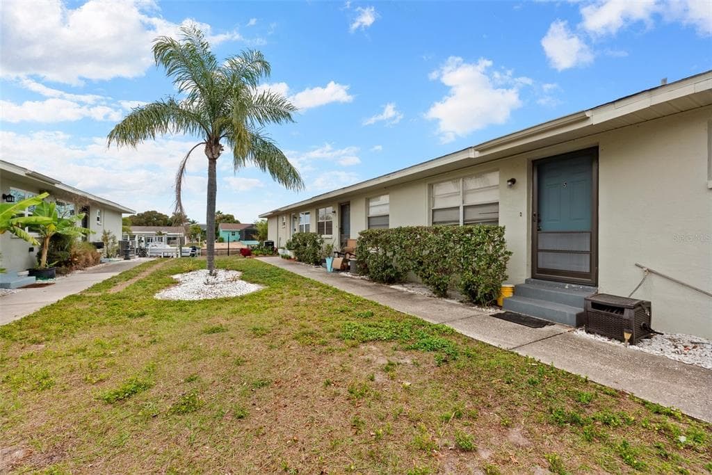 1029 APOLLO BEACH BOULEVARD UNIT 5 APOLLO BEACH, FL 33572