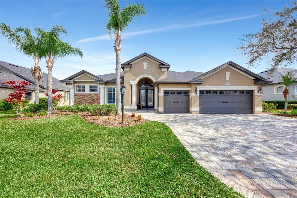 7732 HEYWARD CIRCLE BRADENTON, FL 34201