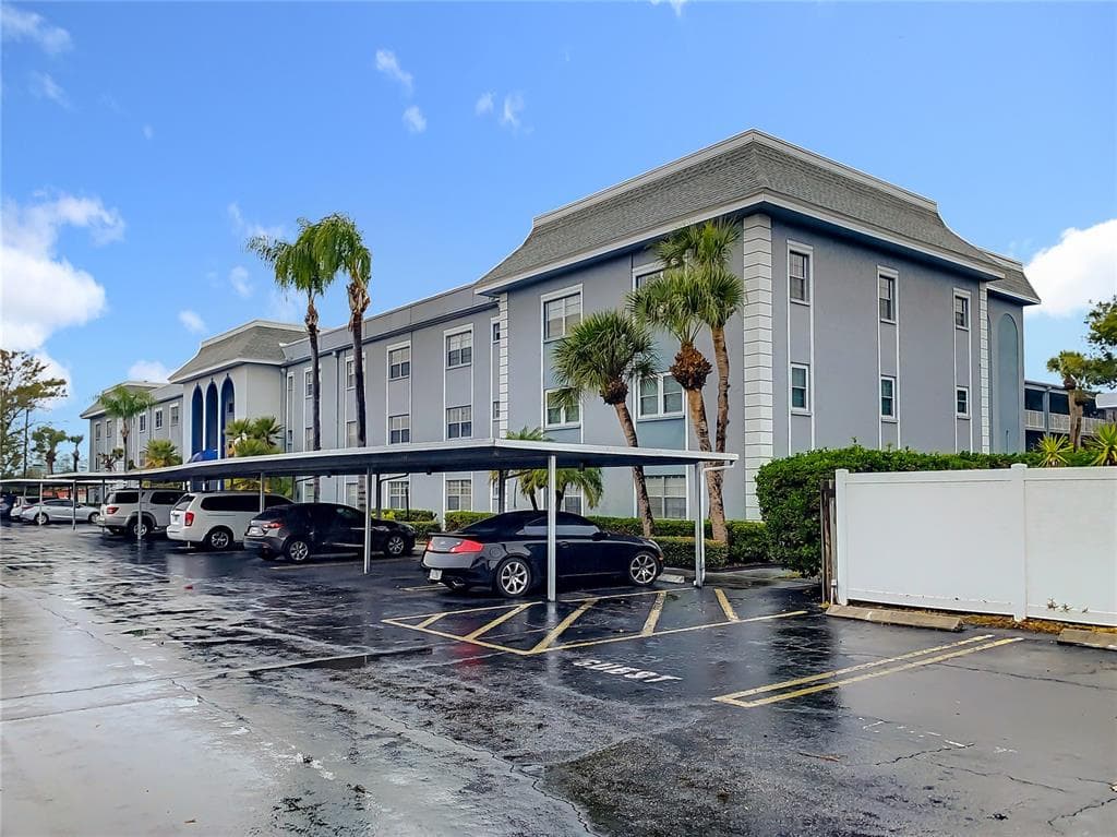 1706 BELLEAIR FOREST DRIVE UNIT 132 BELLEAIR, FL 33756