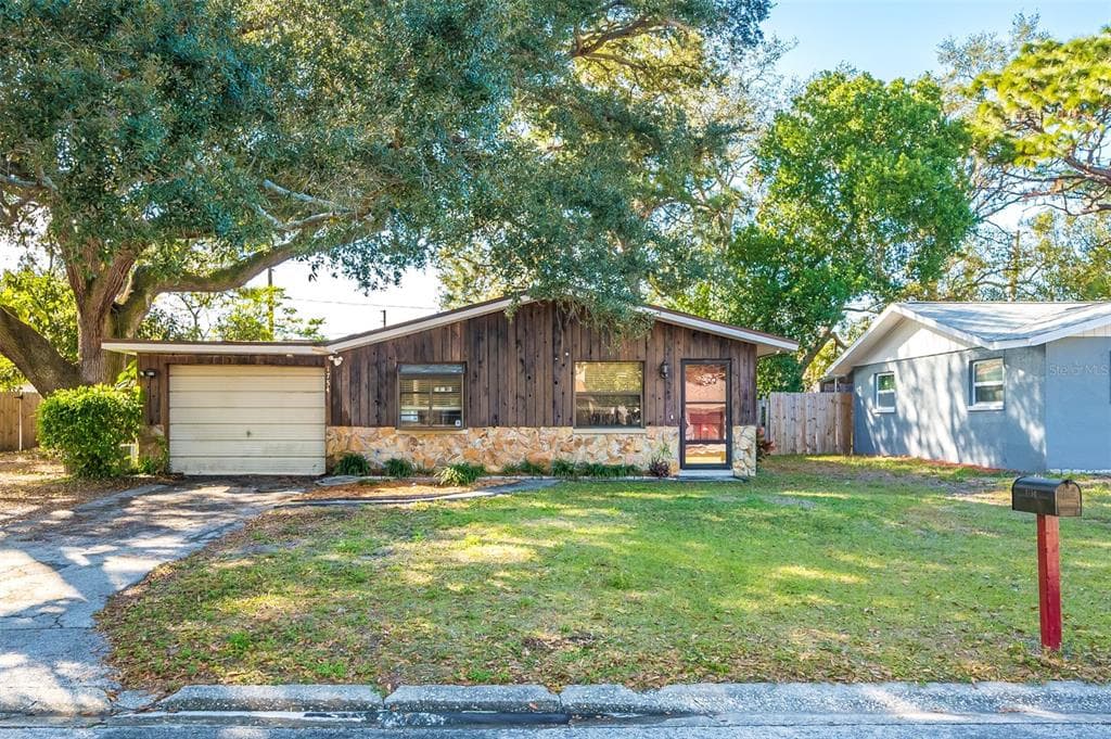 1754 W MANOR AVENUE CLEARWATER, FL 33765