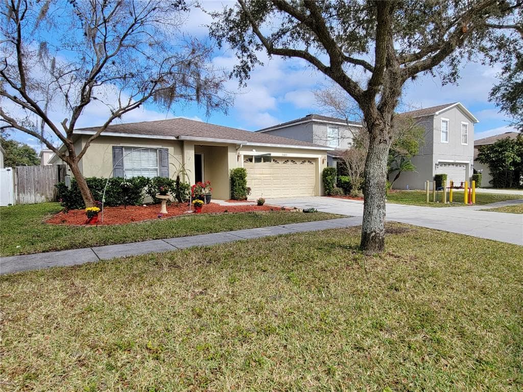31033 MANDOLIN CAY AVENUE WESLEY CHAPEL, FL 33543