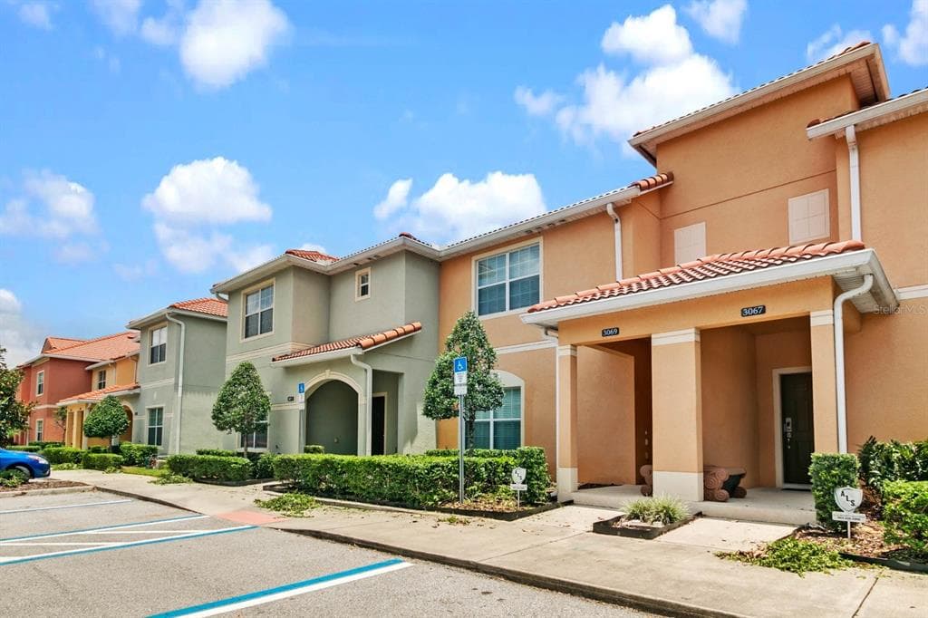 3069 BEACH PALM AVENUE KISSIMMEE, FL 34747