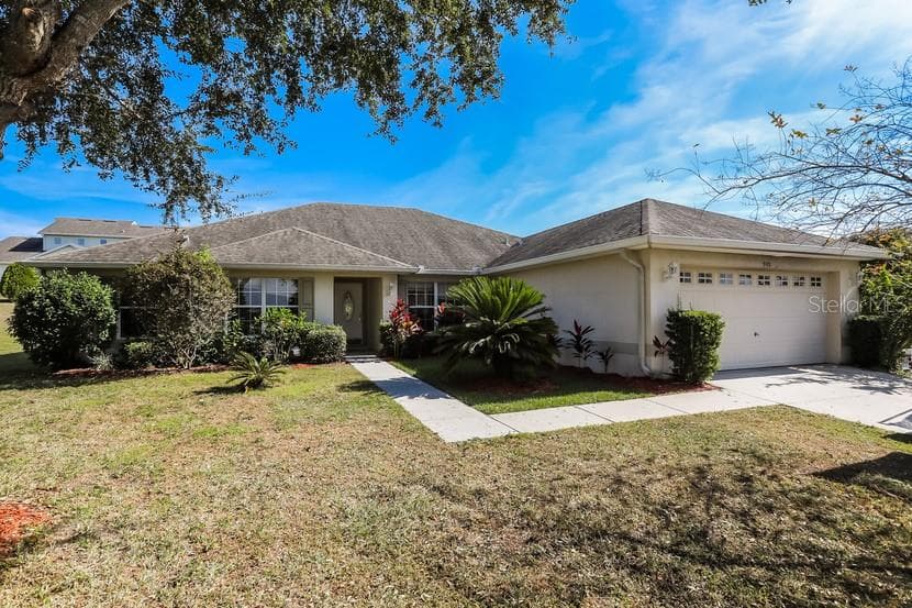 942 CORK OAK LN MINNEOLA, FL 34715