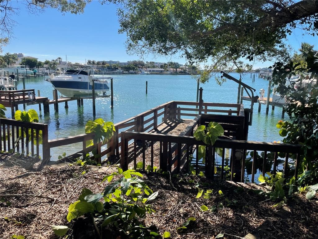 1209 79TH STREET S ST PETERSBURG, FL 33707