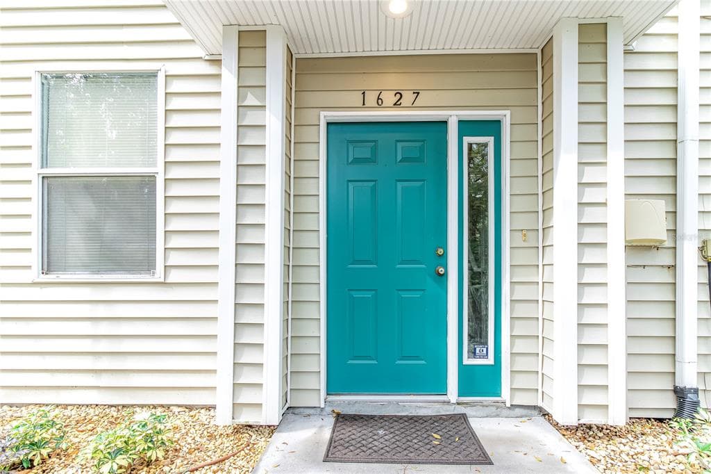 1627 HAMMOCKS AVENUE UNIT 1627 LUTZ, FL 33549