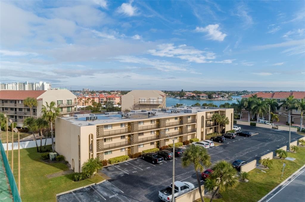 301 87TH AVENUE UNIT 206 ST PETE BEACH, FL 33706