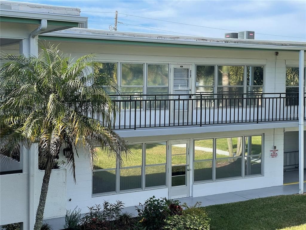 3100 HARTFORD STREET N UNIT 217 ST PETERSBURG, FL 33713