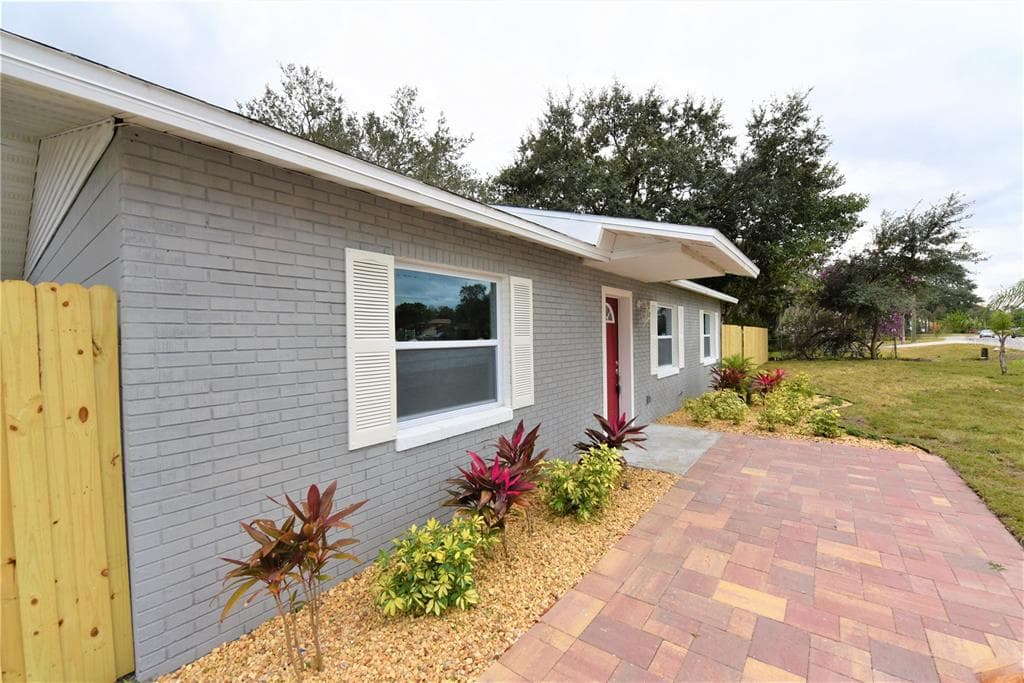 1040 SPIRIT LAKE ROAD WINTER HAVEN, FL 33880
