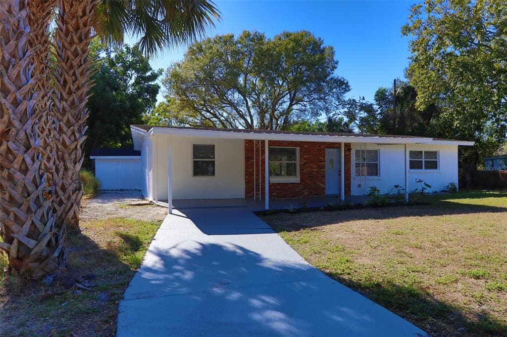 1810 8TH AVENUE E BRADENTON, FL 34208
