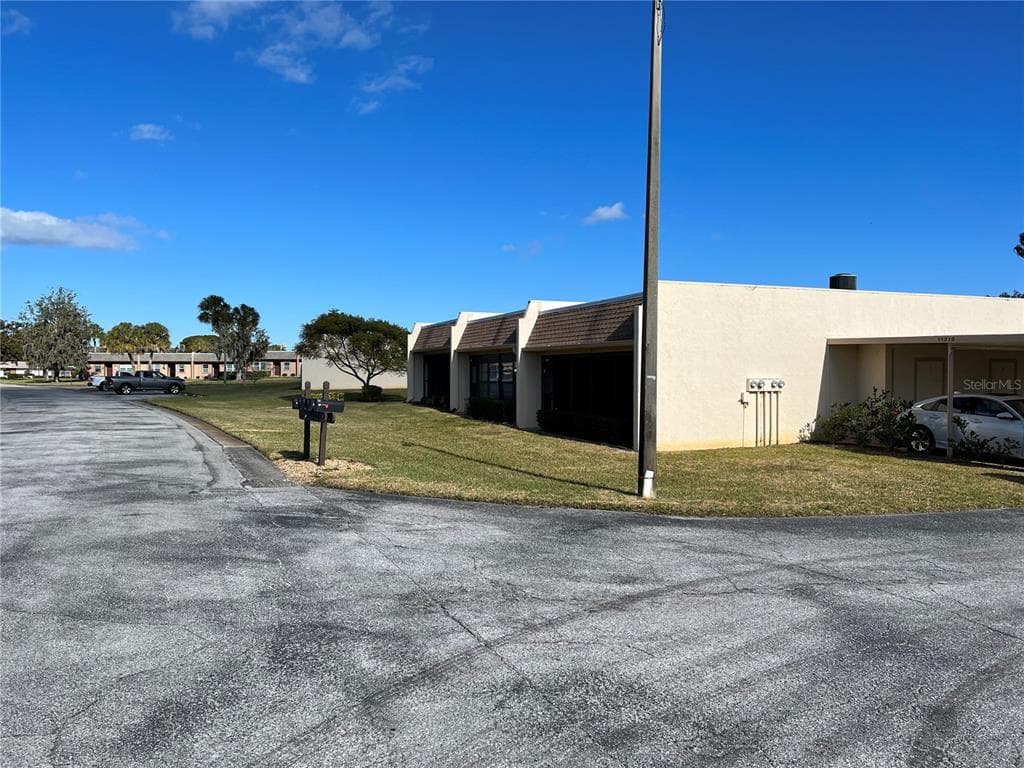 11210 CARRIAGE HILL DRIVE UNIT 2 PORT RICHEY, FL 34668