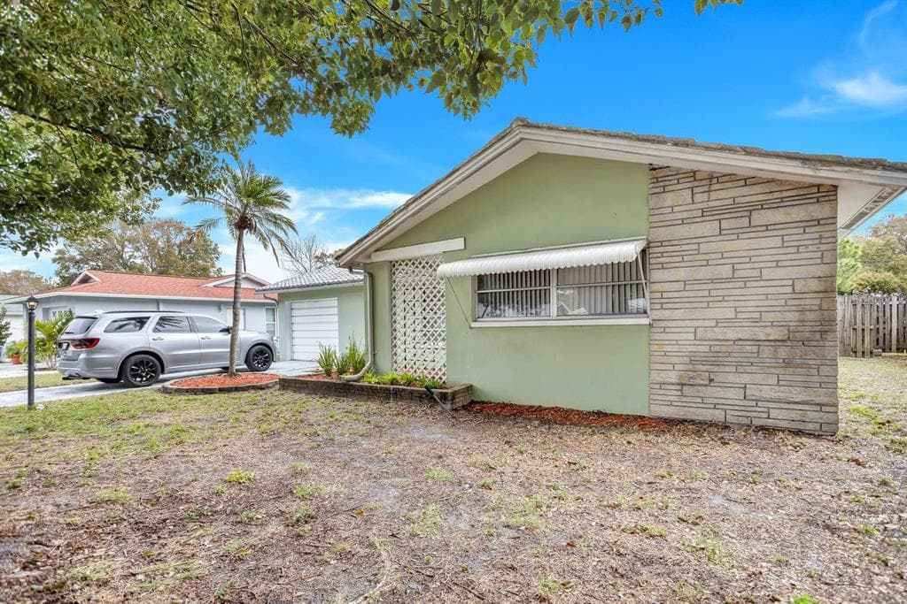 2538 BRAMBLEWOOD DRIVE E