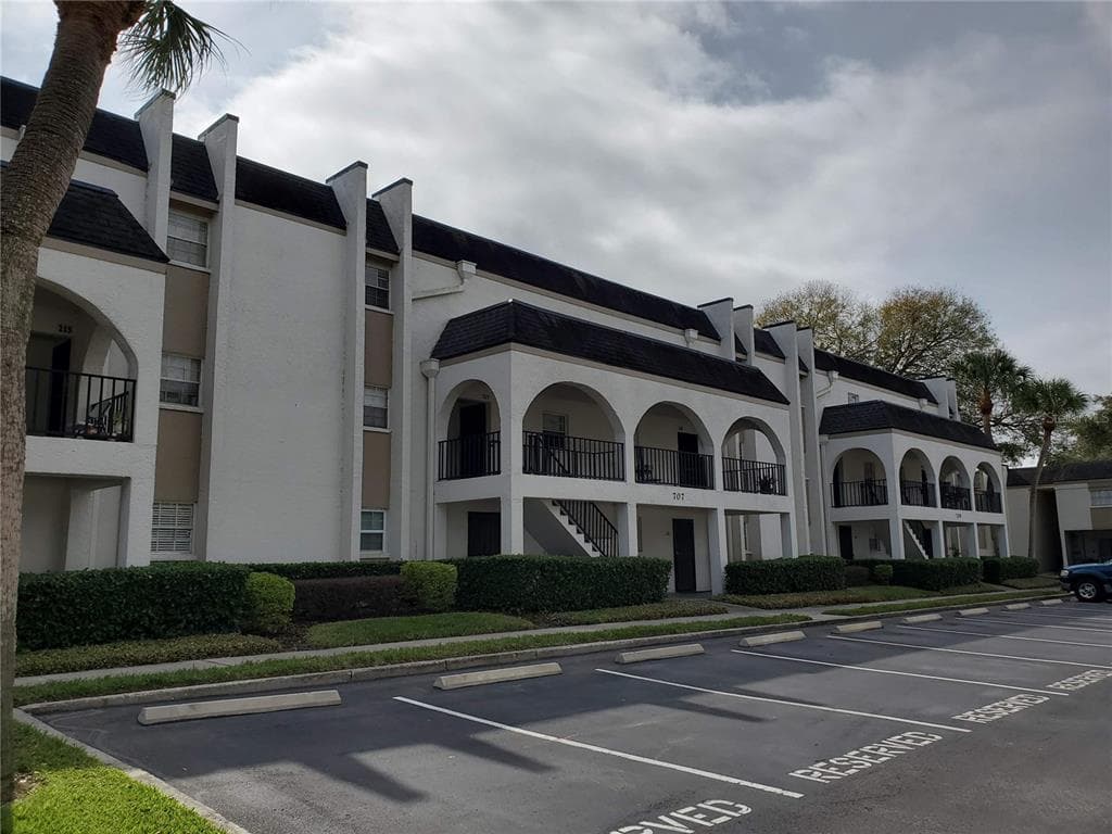 707 RUSSELL LANE UNIT 219 BRANDON, FL 33510