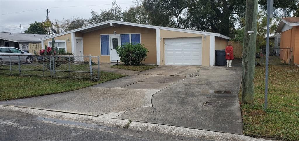4414 W PARIS STREET TAMPA, FL 33614