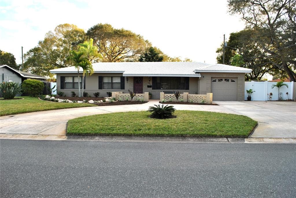 1780 66TH AVENUE N ST PETERSBURG, FL 33702