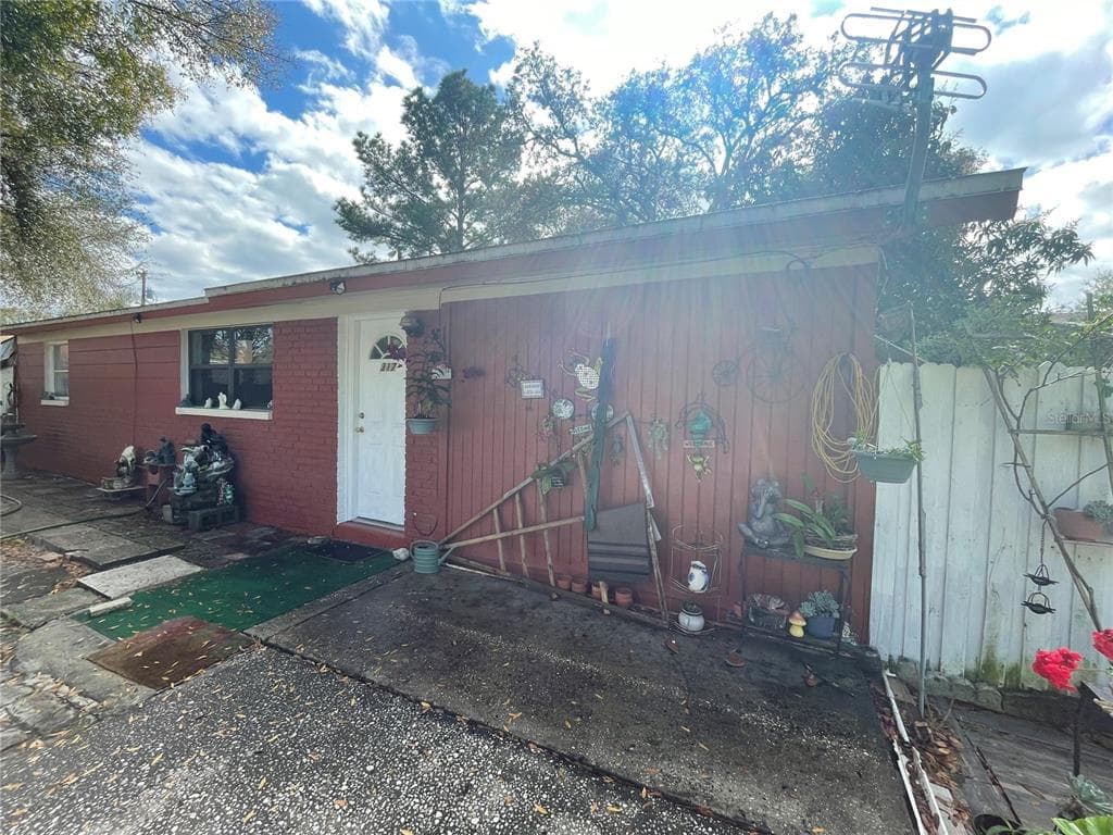 317 E SENECA AVENUE TAMPA, FL 33612