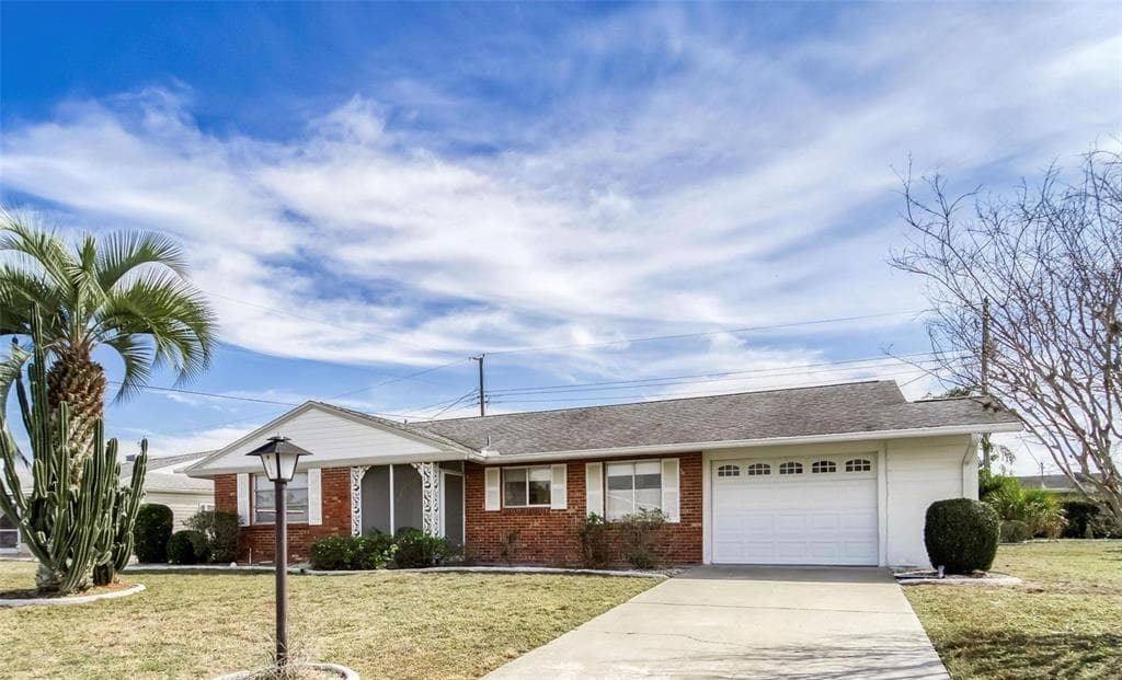 832 FOX HILLS DRIVE SUN CITY CENTER, FL 33573