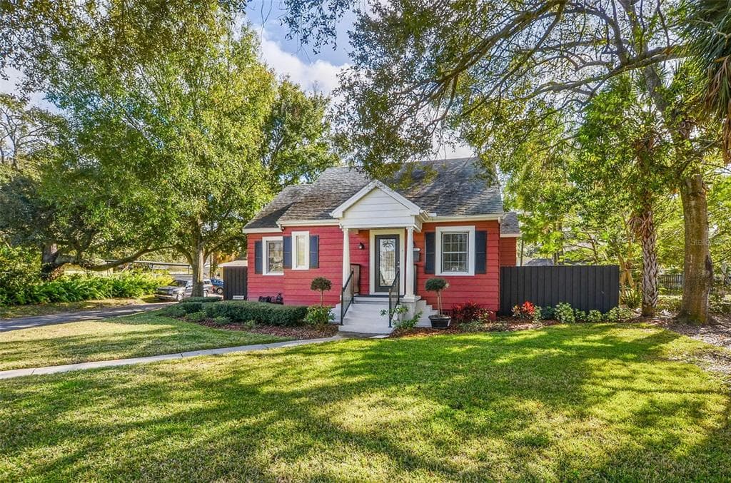 1002 W INDIANA AVENUE TAMPA, FL 33603