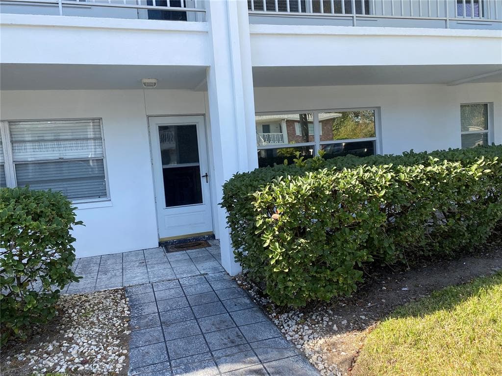 112 BRANDY WINE DRIVE UNIT 112 LARGO, FL 33771