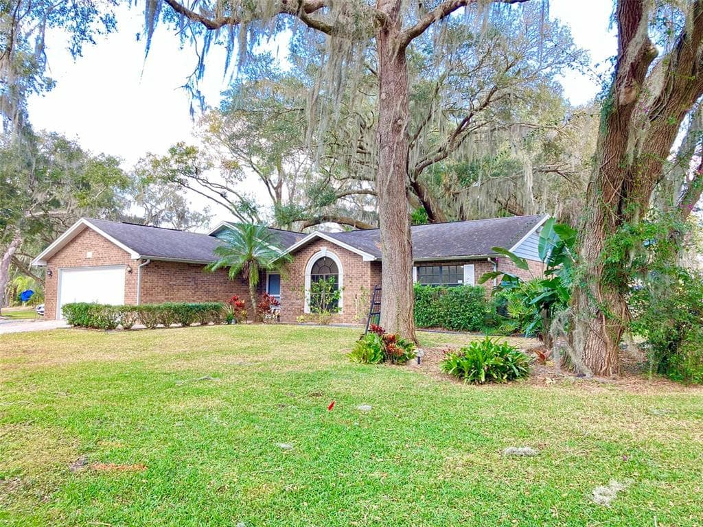 2211 PARKLAND DRIVE LAKELAND, FL 33811